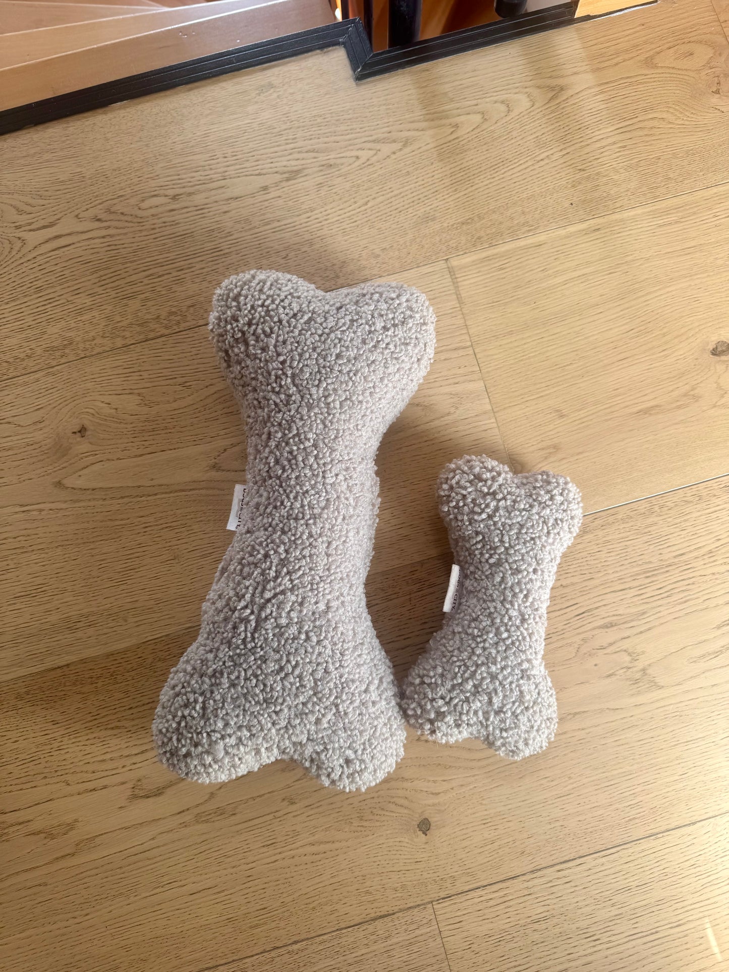 Teddy Knochen in klein und groß