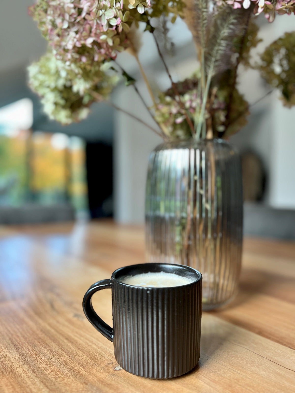 Minimalistischer Becher schwarz matt – MATIRI LIVING